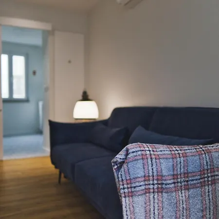 Azure Downtown - Flat 2 Apartment *